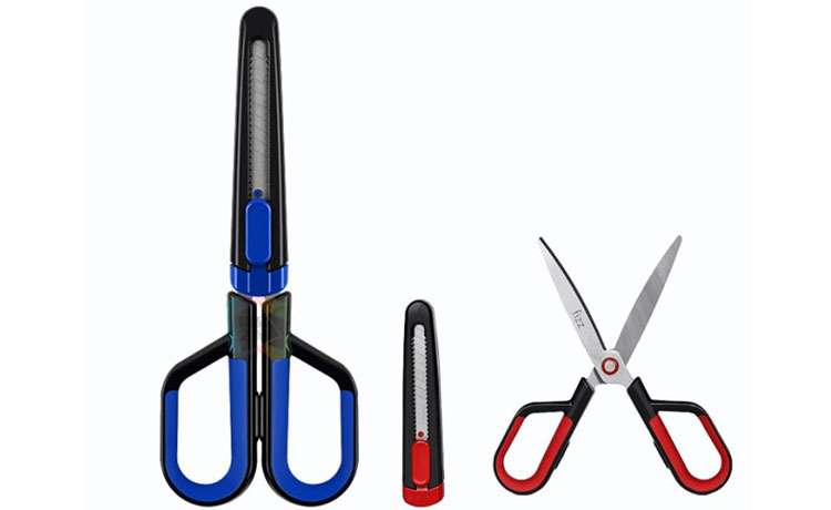 使用美工刀或剪刀